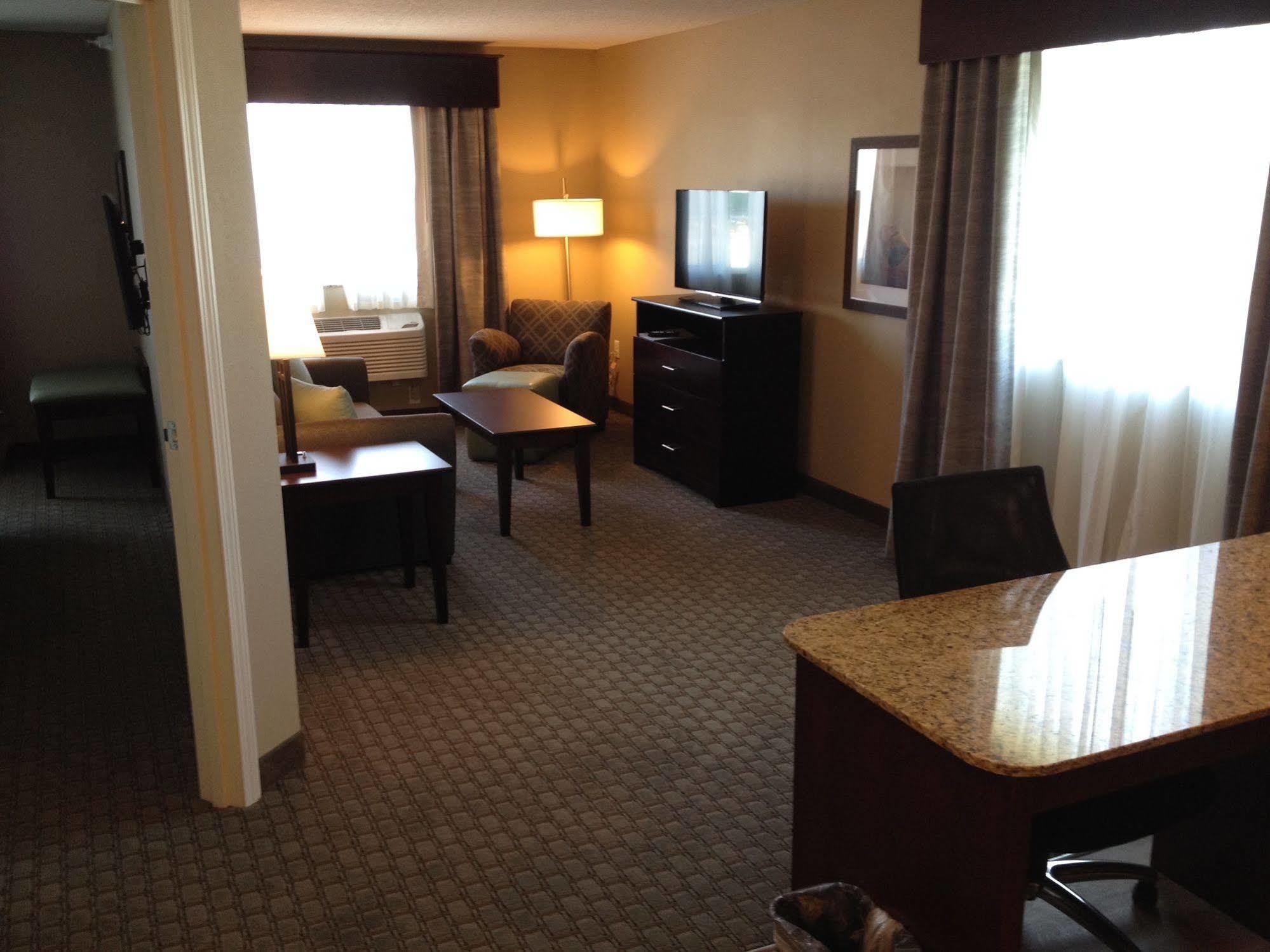 Grandstay Hotel & Suites - Glenwood מראה חיצוני תמונה