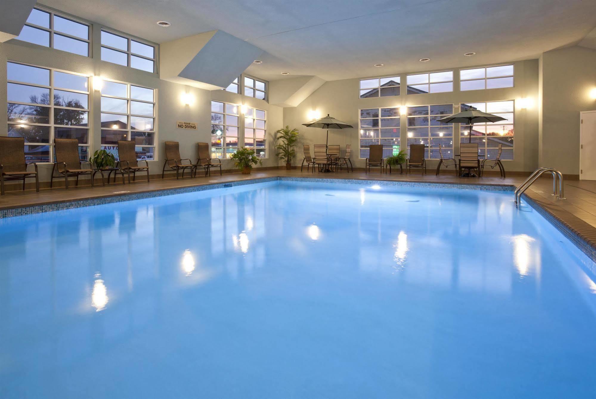 Grandstay Hotel & Suites - Glenwood מראה חיצוני תמונה